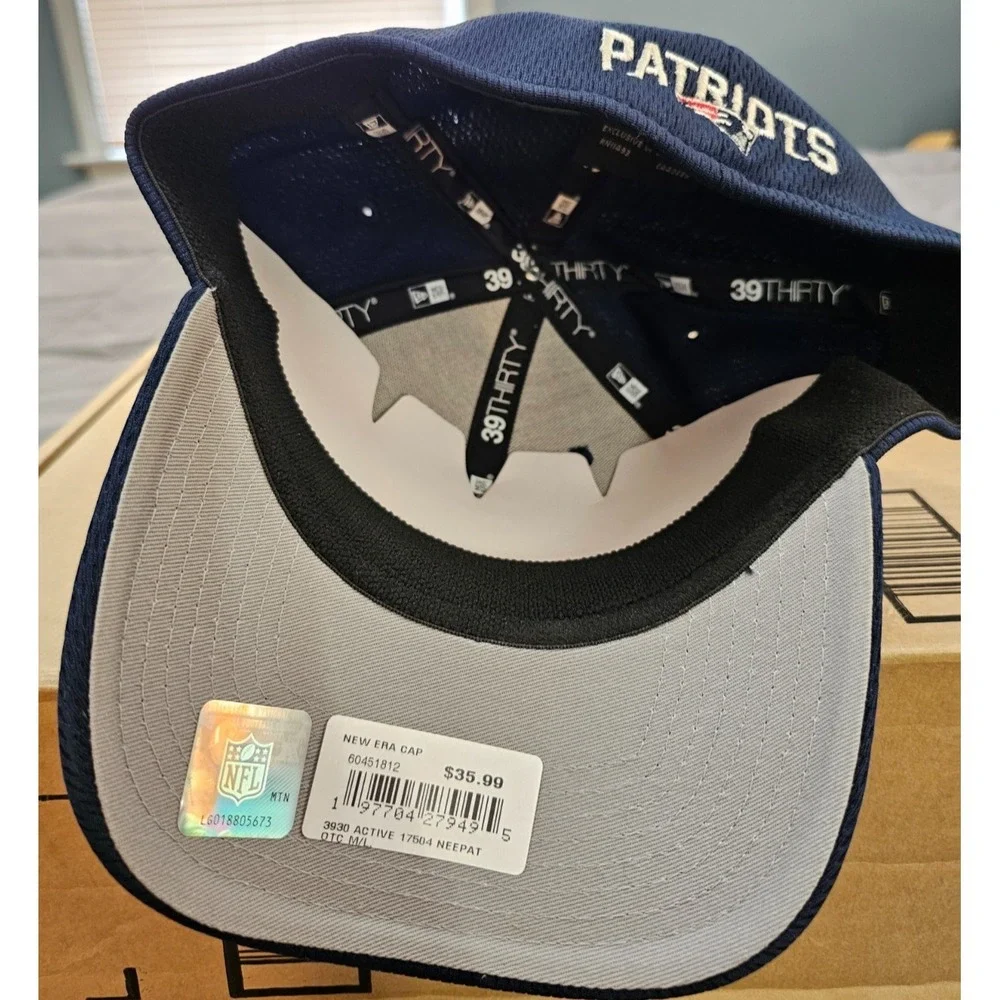 New Era® (MEDIUM/LARGE) New England Patriots Active 39THIRTY™ Flex Hat in Black